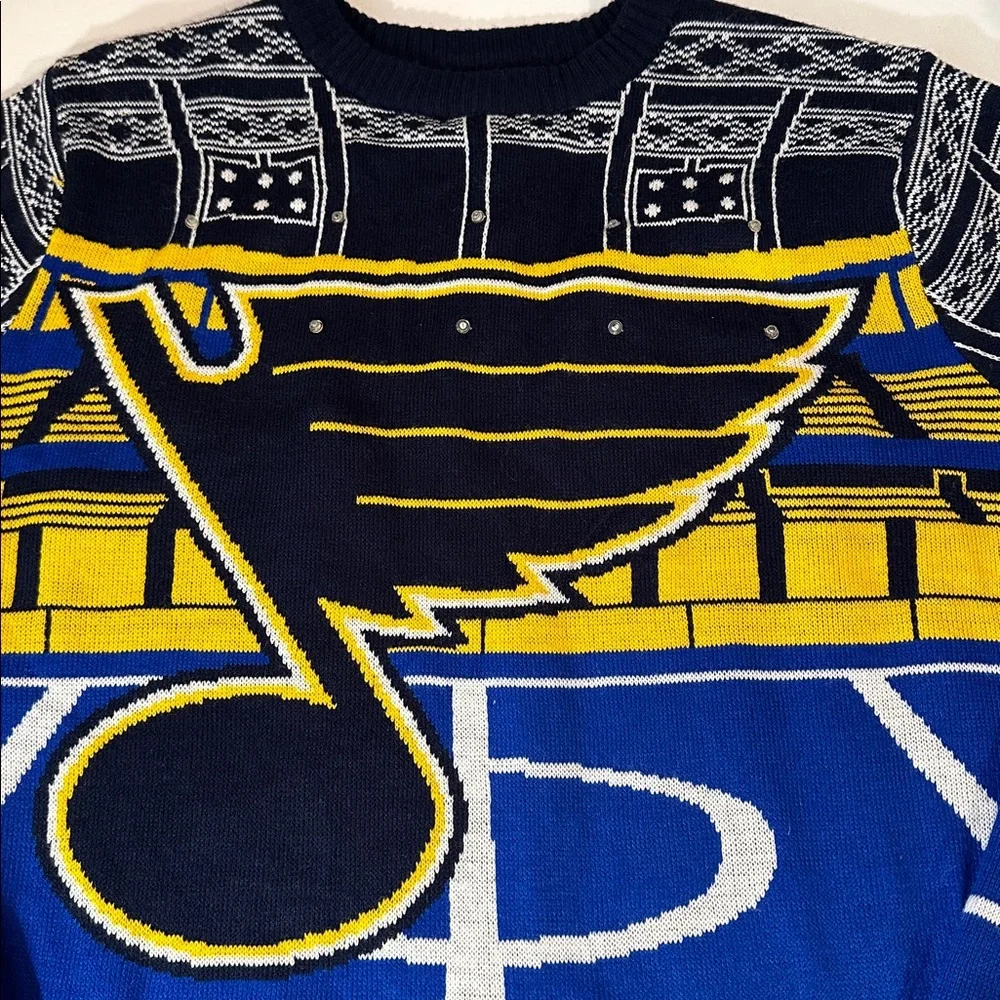 RARE!!! NHL ST. LOUIS BLUES AUTHENTIC HOLIDAY LIGHT UP SWEATER